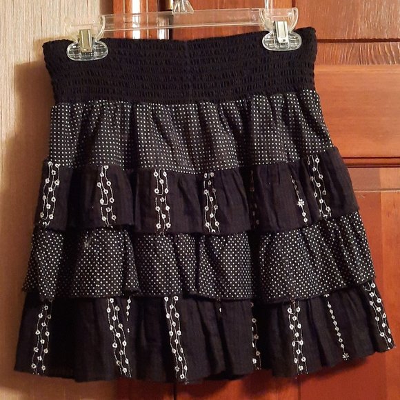 Cute girls mini skirt - Picture 2 of 3